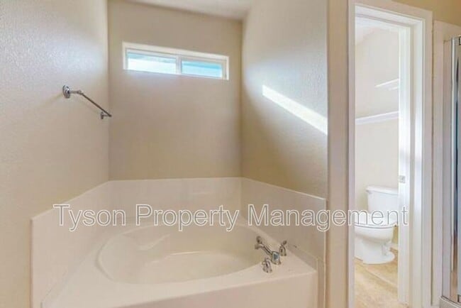 Building Photo - 10432 Savoy Dr NW