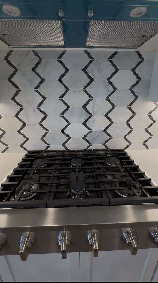 Building Photo - 3300 Little Bluestem Rd