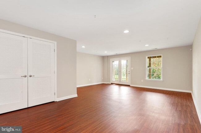 Building Photo - 9418 Paragon Ct