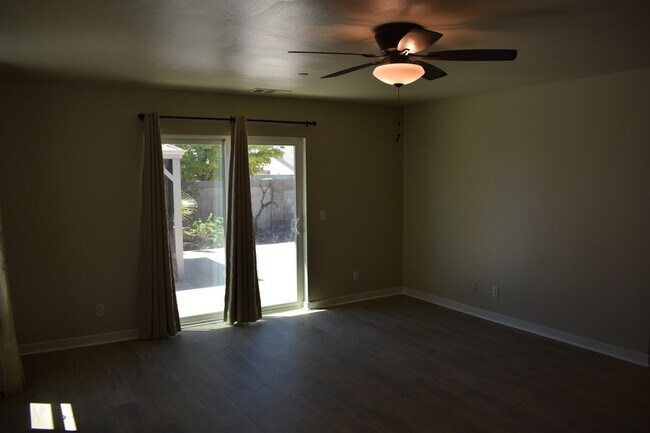 Building Photo - 524 Janell Ct