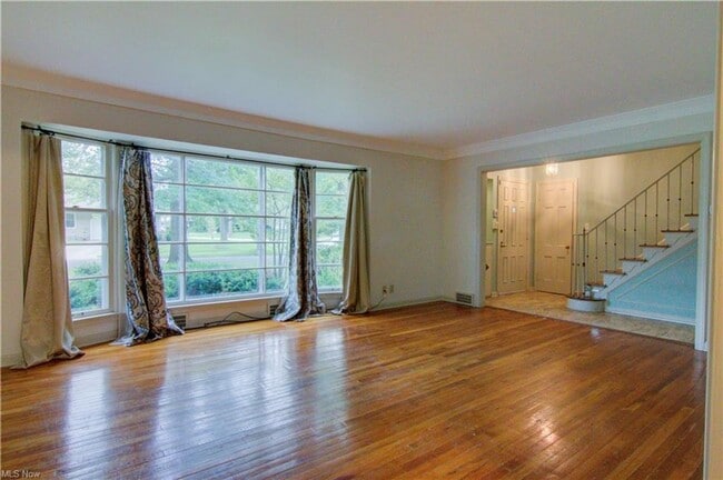 Building Photo - 4 Bed 3.5 Bath in Cleveland Heights - You ...