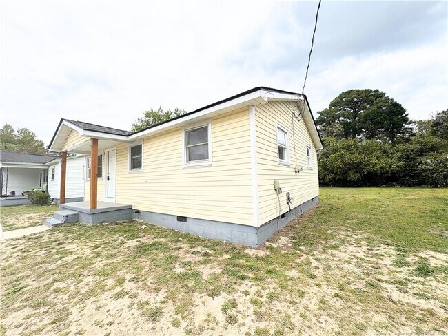 Building Photo - 218 Canady St