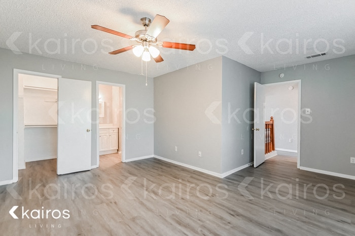 Building Photo - 820 Courtenay Pl