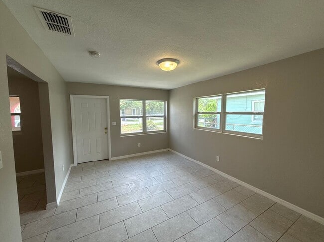 Building Photo - 1450 Powhatan Ct