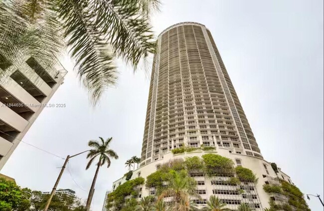 Building Photo - 1750 N Bayshore Dr