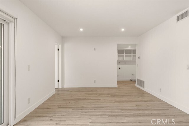 Building Photo - 725 Palomares Ave
