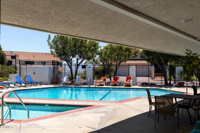 Building Photo - 835 Casmalia Ln