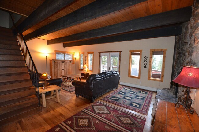 Building Photo - 471 High Point Dr