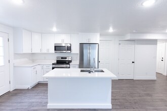 Building Photo - Separate Entrance 2-Bedroom Basement Unit ...