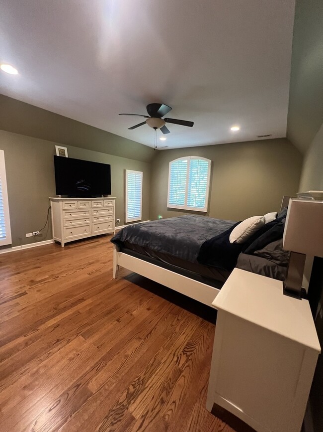 Building Photo - 1231 Caroline Ct