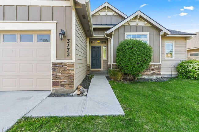 Building Photo - 3173 S Mystic Seaport Ave