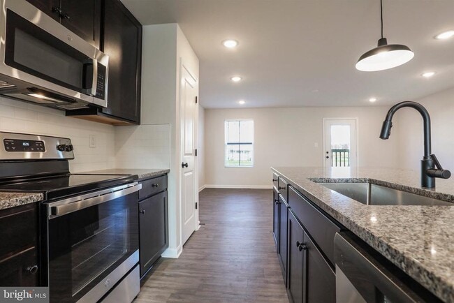 Building Photo - 62 Thrower Rd