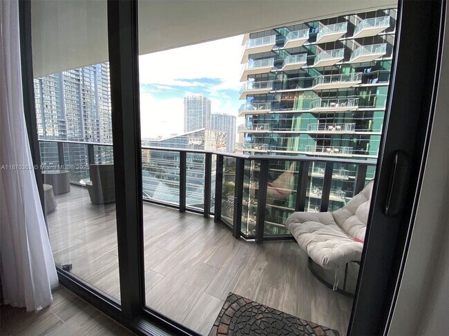 Building Photo - 801 S Miami Ave