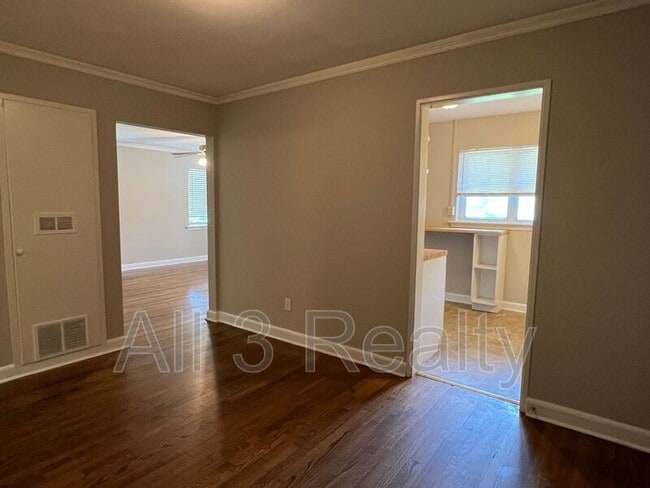 Building Photo - 3578 Mayfair Rd