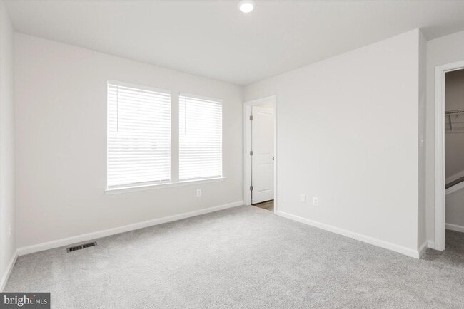Building Photo - 405 17th Ave