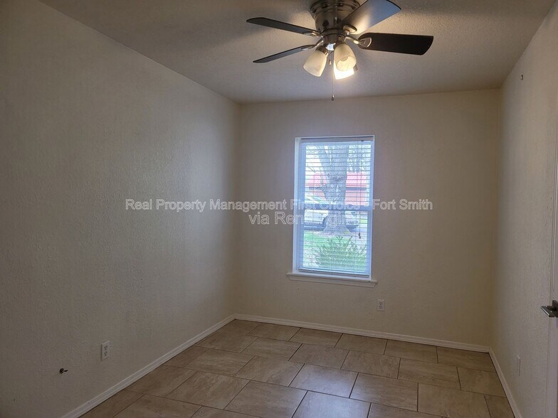 Building Photo - 1028 Chitwood St