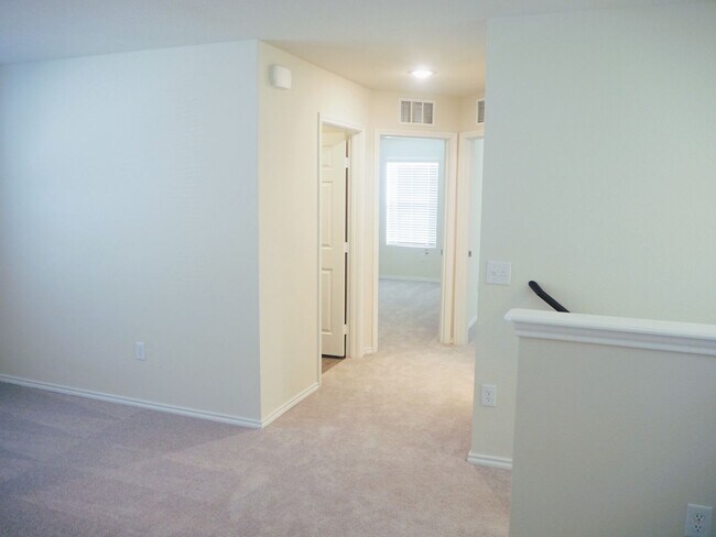 Building Photo - 3 Bed 2.5 Bath Home in Van Alstyne