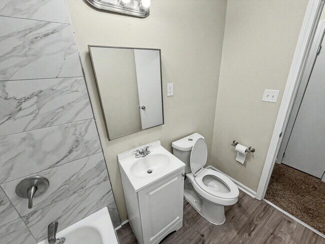 Building Photo - 4551 Sunny View Dr