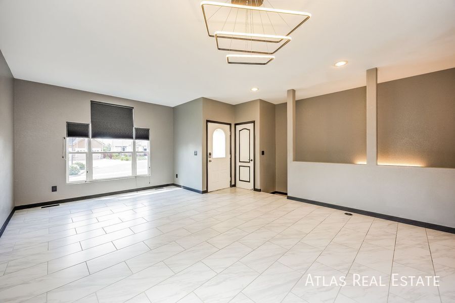 Building Photo - 7045 Wood Lily Dr