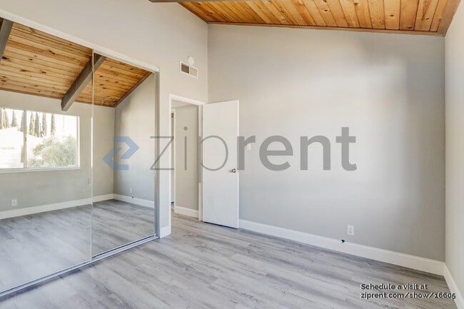 Building Photo - 1680 Laguna St