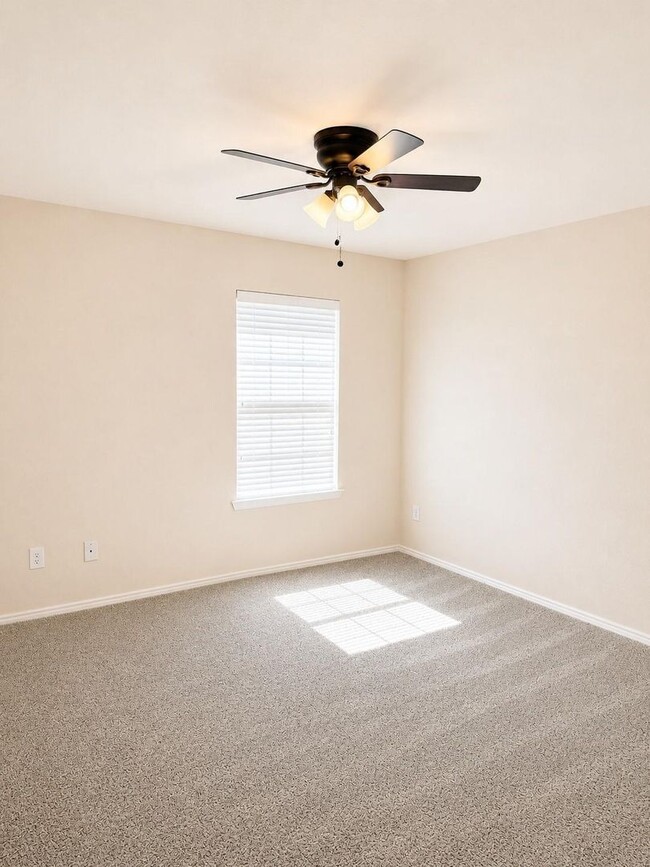 Building Photo - 1406 Millbrook Ln