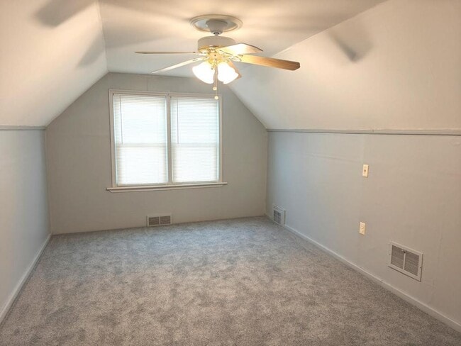 Building Photo - 1409 Royal Ave