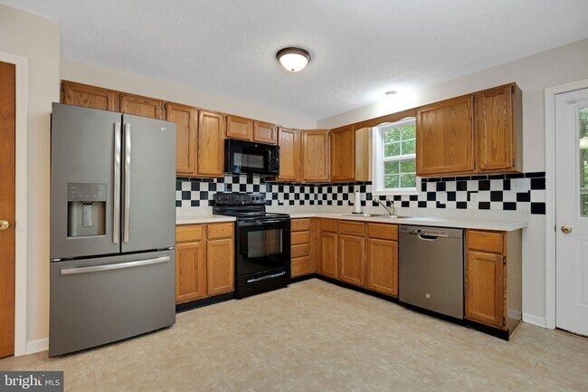Building Photo - 37245 E Spicer Dr