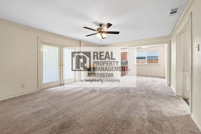Building Photo - 902 Arrowhead Dr