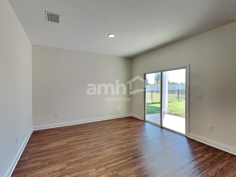 Building Photo - 151 Banyan Frst Dr