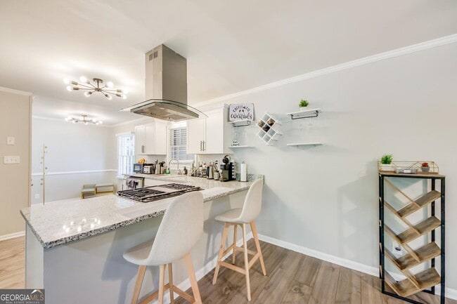 Building Photo - 6903 Doncaster Rd