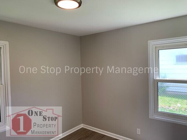 Building Photo - Beautiful 3 Bedroom 1 Bathroom Ranch Home ...