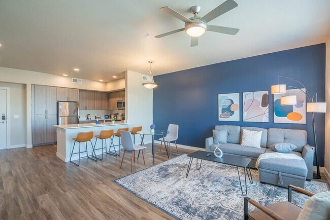 Building Photo - 1890 S Country Club Way