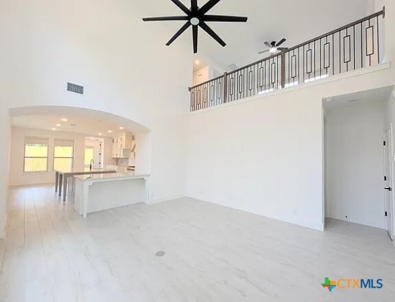 Building Photo - 1005 Easy Gruene