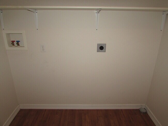 Building Photo - 6185-MF1-E1