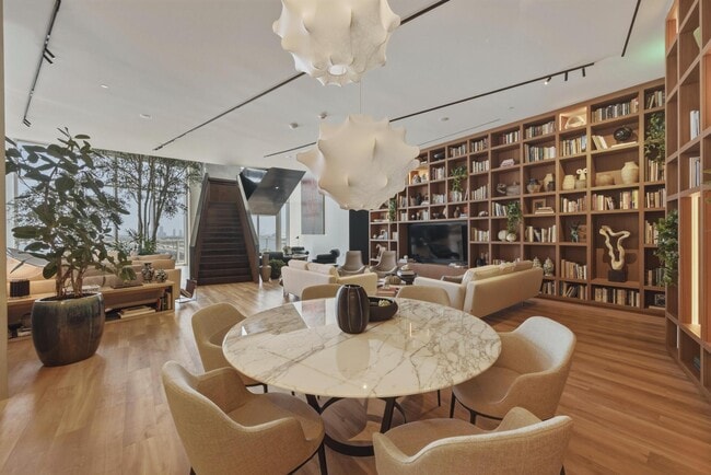 Building Photo - 1400 Biscayne Blvd