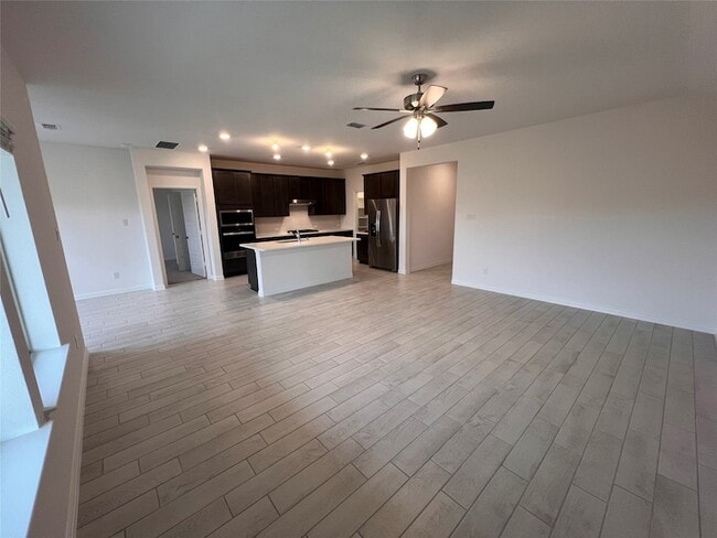 Building Photo - 4008 Limestone Blf Dr