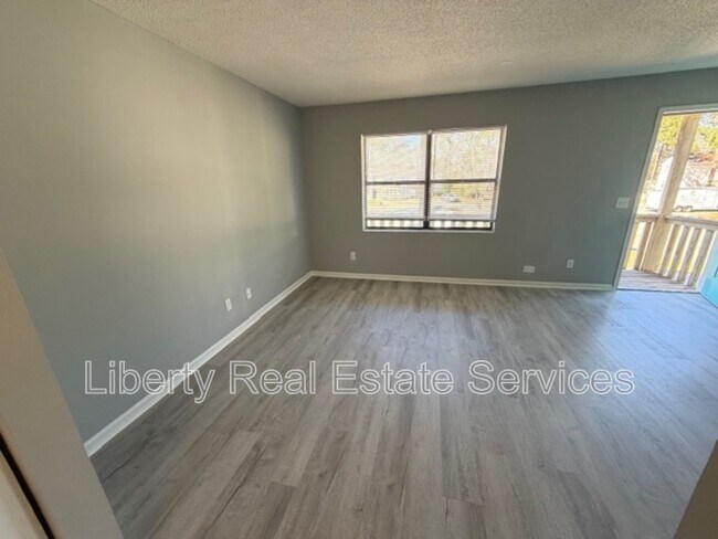 Building Photo - 910 Berkshire Ter