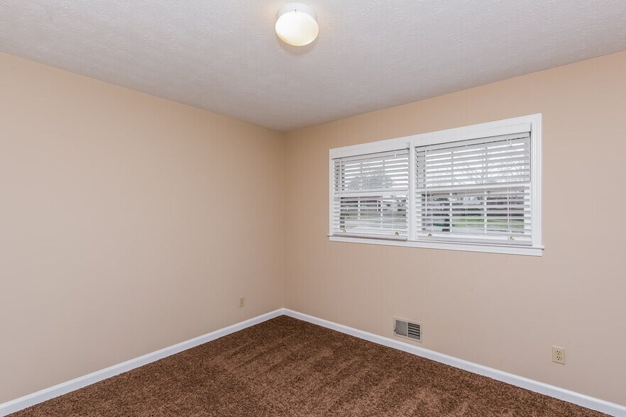 Building Photo - 7163 Bluebird Ln