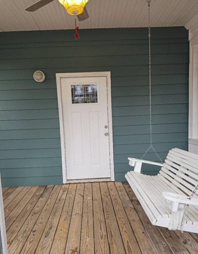 Building Photo - 402 Laurel St