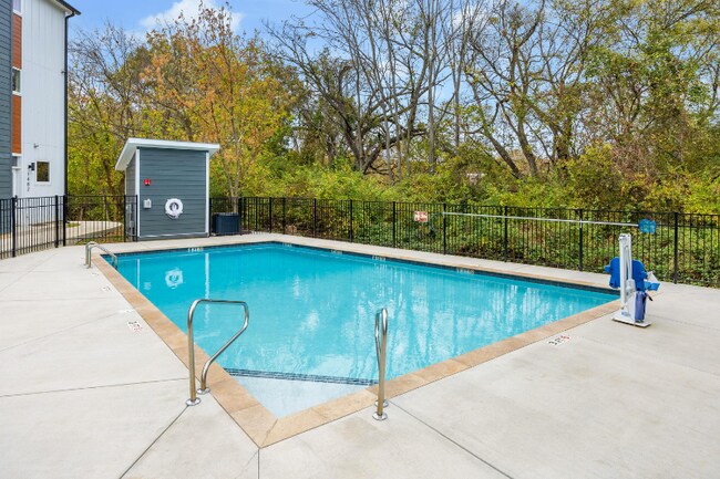 Primary Photo - 1413 Stockyard Pl