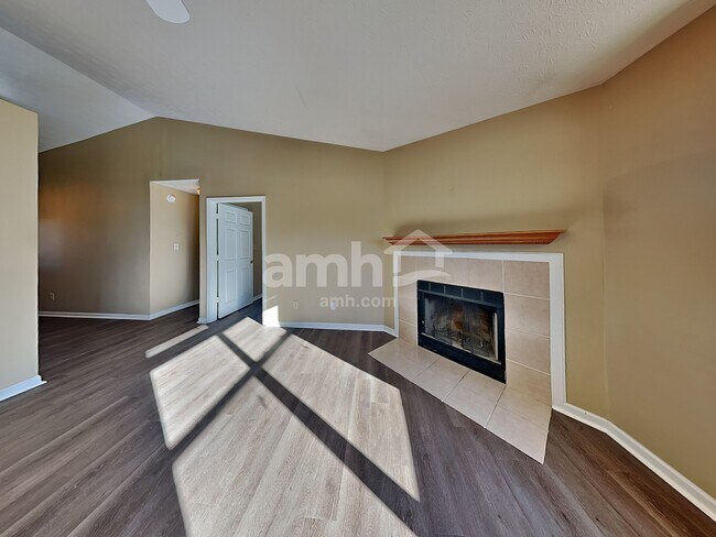 Building Photo - 1903 E Maple Park Dr