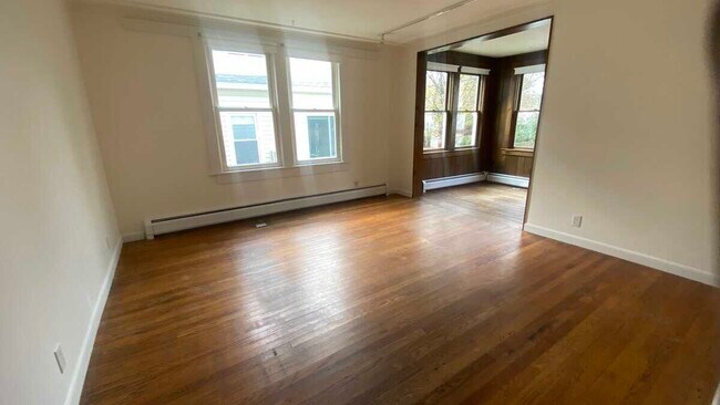 Building Photo - 19 Powell St