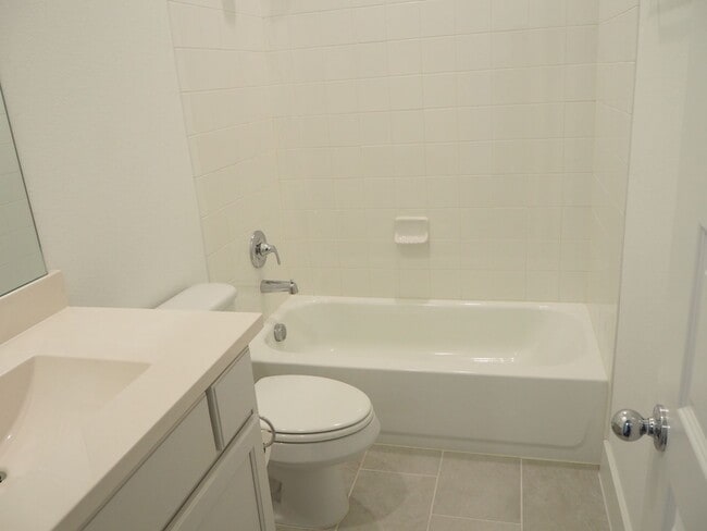 Building Photo - Beautiful 4 Bed 3 Bath Home in Aubrey