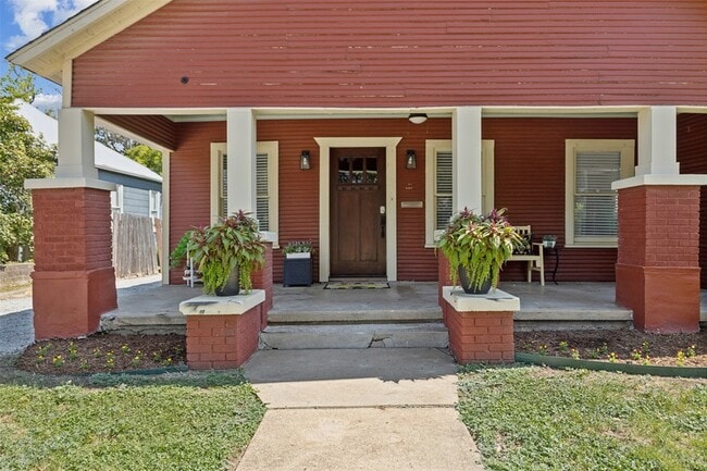 Building Photo - 2511 Lipscomb St