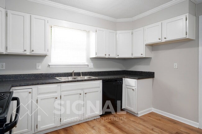 Building Photo - 3037 Apple Valley Ln
