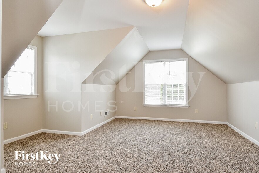 Building Photo - 6033 Old Plank Rd