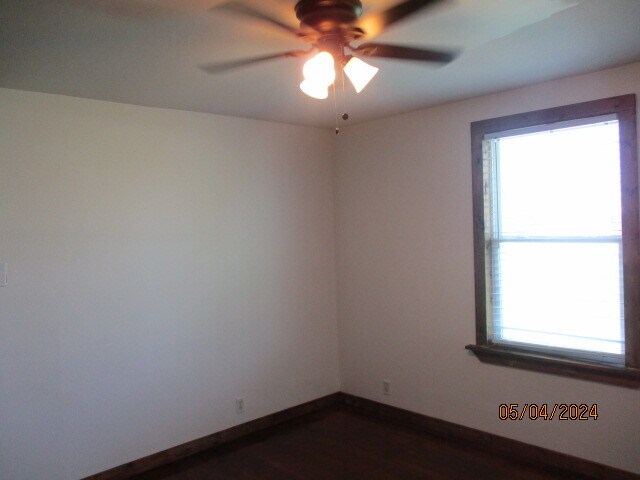 Building Photo - 1508 County Rd 697
