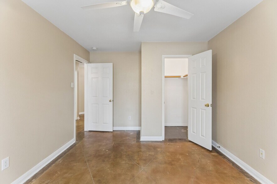 Building Photo - 7206 W Magic Mountain Ln