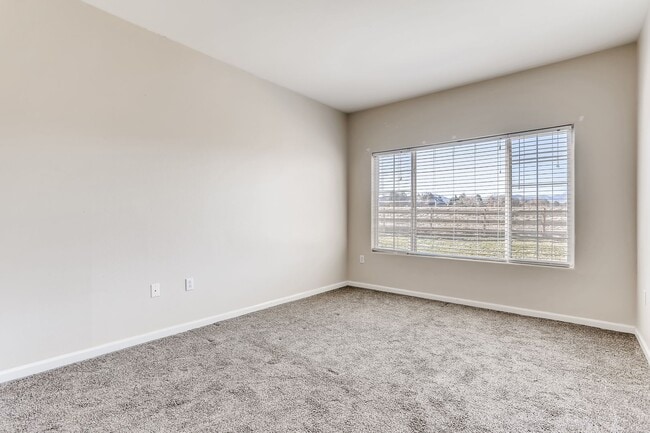 Building Photo - SW Littleton 3BR / 2BA Ground-Level Condo with Park Views!