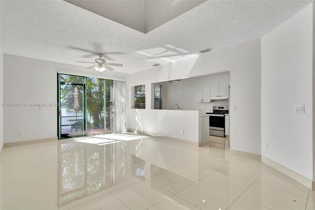 Building Photo - 1381 NW 126th Way